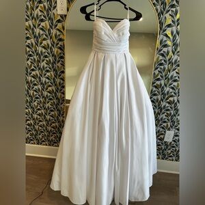 David's Bridal White Strapless Wedding Dress